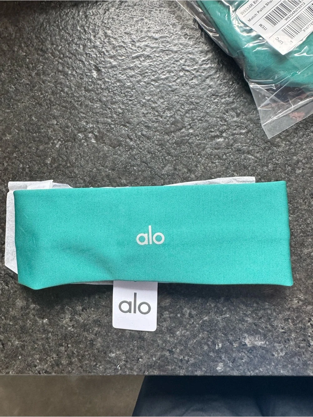 ALO Yoga Airlift Wide Headband in Emerald Isle